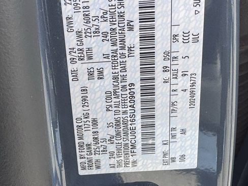 Used 2025 Ford Escape SE w/ PHEV Premium Package image 48