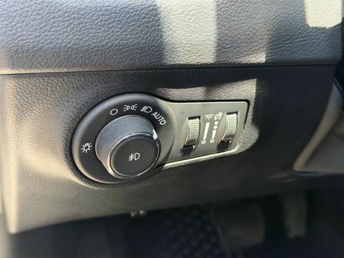 Used 2020 Jeep Compass Trailhawk w/ Safety & Security Group AWD/4WD image 19