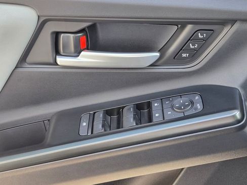 New 2026 Subaru Solterra image 23