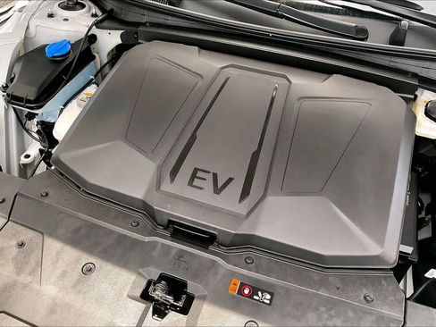 Certified 2025 Hyundai Ioniq 5 Limited AWD/4WD image 32