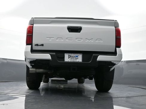 New 2024 Toyota Tacoma TRD Off-Road image 28