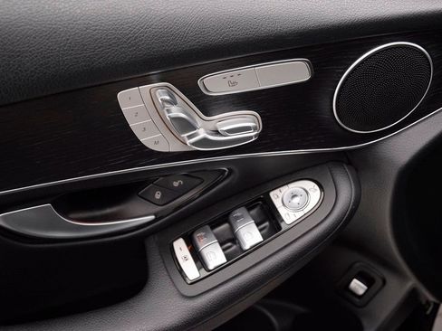 Used 2021 Mercedes-Benz GLC 300 GLC 300 image 20