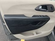 Used 2021 Chrysler Pacifica Touring-L FWD image 9