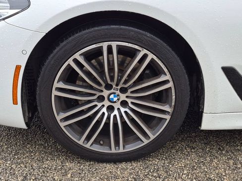 Used 2019 BMW 530i xDrive w/ M Sport Package AWD/4WD image 7