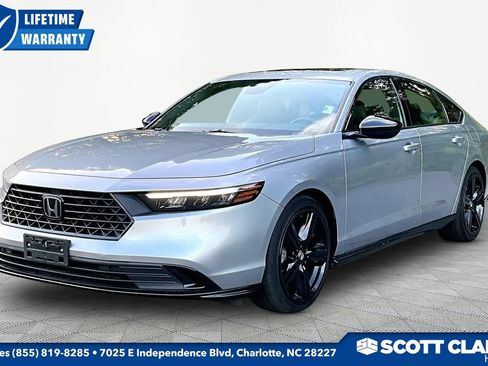 Used 2023 Honda Accord Sport image 3