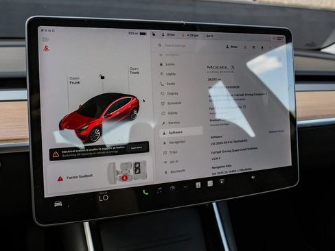 Used 2018 Tesla Model 3 Long Range RWD image 23