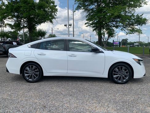 New 2026 Nissan Sentra SL w/ Floor Mat Package FWD image 2