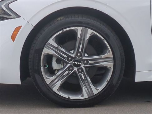Used 2024 Kia K5 EX w/ EX Premium Package image 17