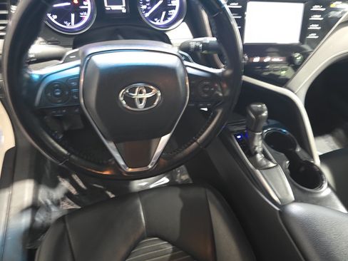 Used 2019 Toyota Camry SE FWD image 16