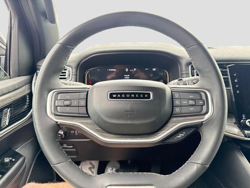 Used 2024 Jeep Wagoneer Series II AWD/4WD image 12