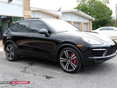 Used 2014 Porsche Cayenne Turbo AWD/4WD image 9