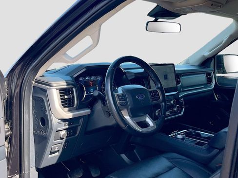Used 2022 Ford Expedition XLT RWD image 9