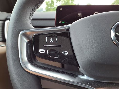 New 2025 Volvo EX90 Plus image 19