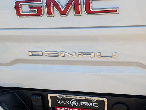 Used 2024 GMC Sierra 1500 Denali AWD/4WD image 8