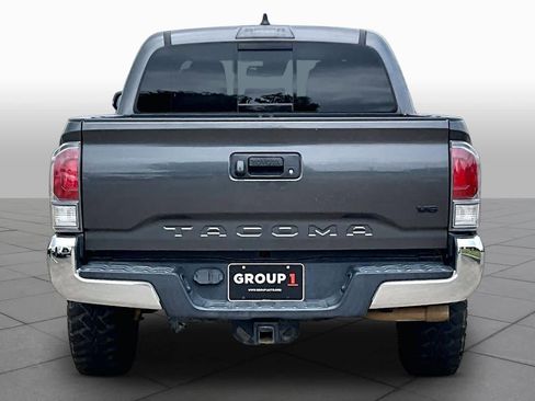 Used 2020 Toyota Tacoma TRD Off-Road AWD/4WD image 5
