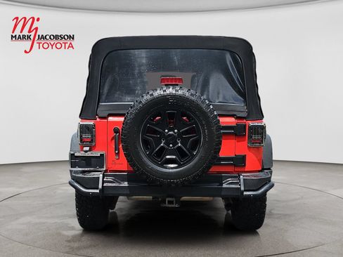 Used 2013 Jeep Wrangler Unlimited Sahara AWD/4WD image 10