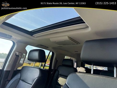 Used 2017 GMC Yukon SLT w/ Open Road Package image 12