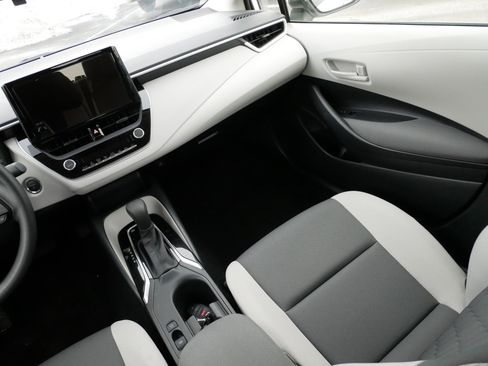 Certified 2025 Toyota Corolla LE w/ Convenience Package image 11