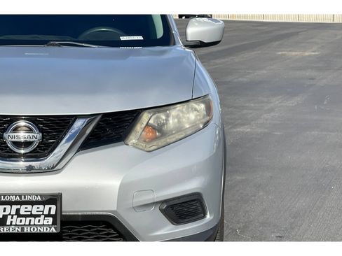 Used 2016 Nissan Rogue S FWD image 18