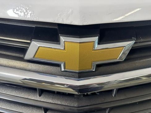 Used 2019 Chevrolet Equinox LT FWD image 10