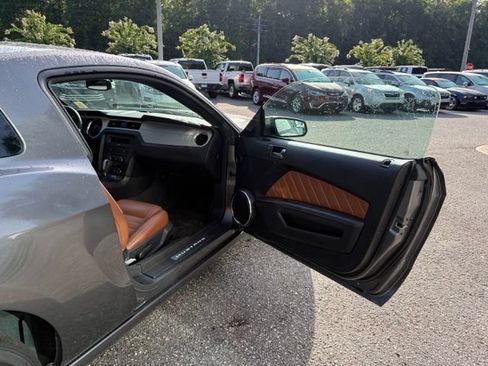 Used 2013 Ford Mustang Premium RWD image 22