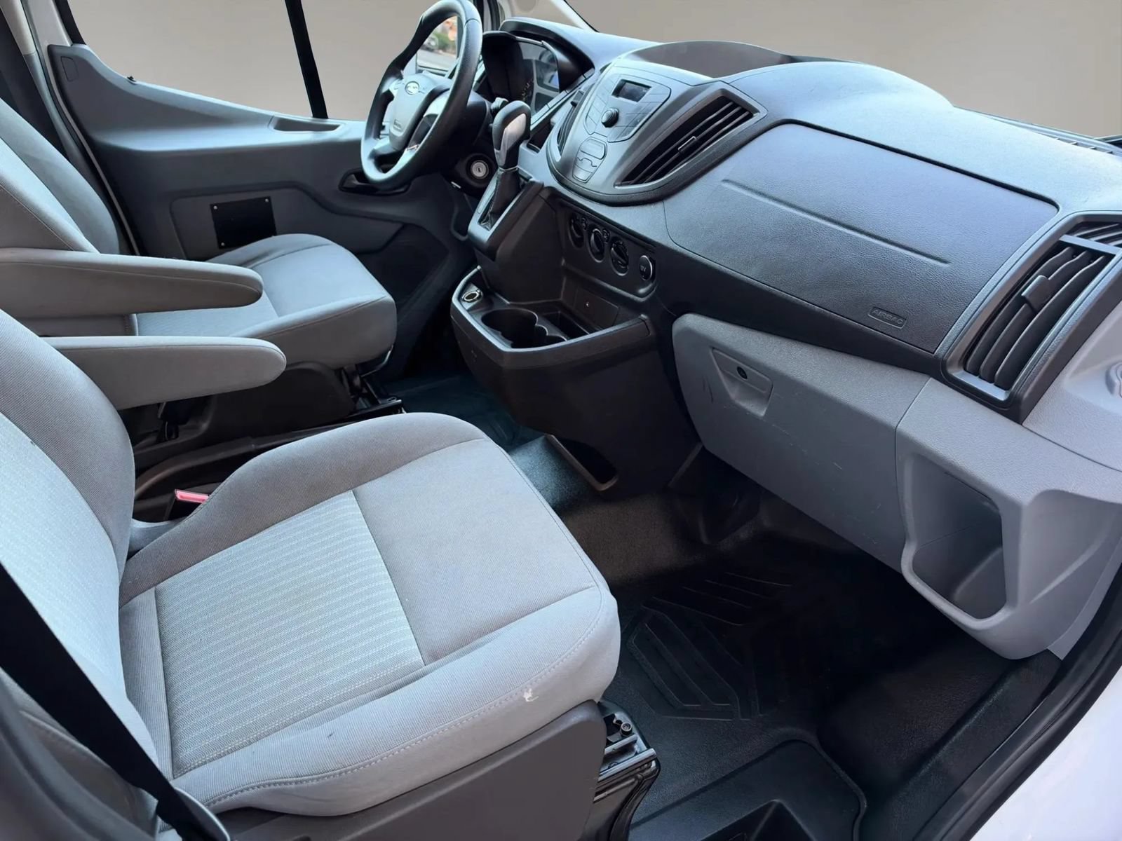 Used 2019 Ford Transit 250 130 Low Roof RWD image 22