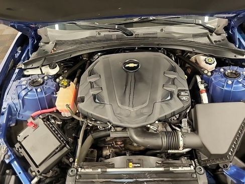 Used 2021 Chevrolet Camaro LT w/ RS Package image 11