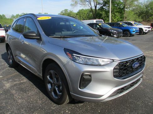 Certified 2024 Ford Escape ST-Line w/ Tech Pack #1 AWD/4WD image 3