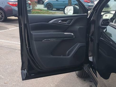 New 2026 Chevrolet Traverse LT image 19