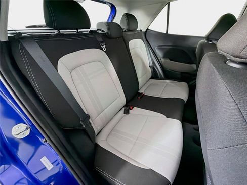 Certified 2025 Hyundai Venue SEL FWD image 24