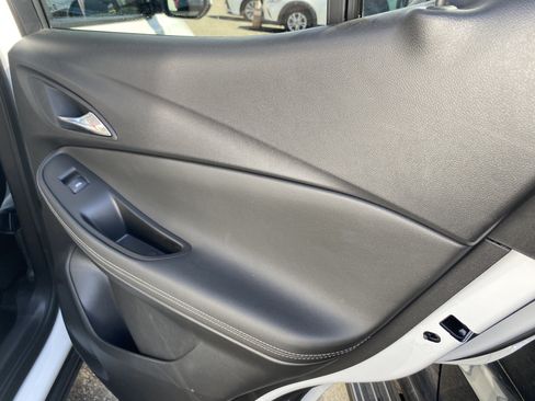 Used 2025 Buick Encore GX Preferred FWD image 17