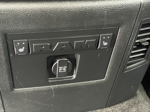 Used 2018 RAM 1500 Laramie w/ Convenience Group AWD/4WD image 29