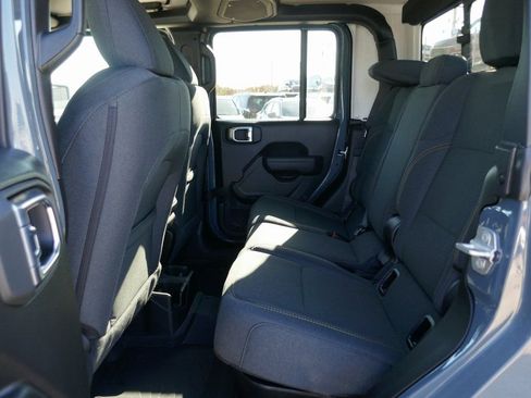 New 2026 Jeep Gladiator Sport AWD/4WD image 15