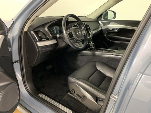 Used 2022 Volvo XC90 T5 Momentum w/ Advanced Package image 32