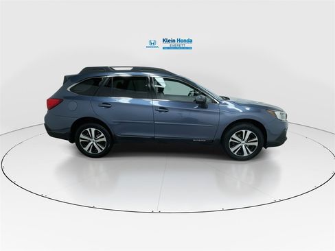 Used 2018 Subaru Outback 3.6R Limited image 3