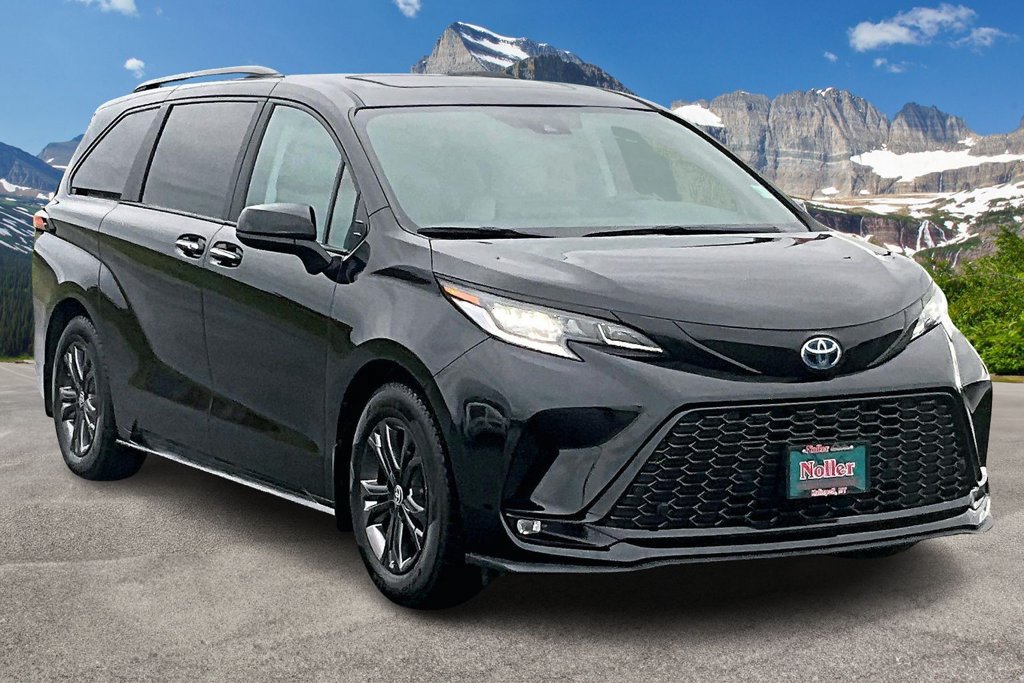 Used 2025 Toyota Sienna XSE AWD/4WD image 12