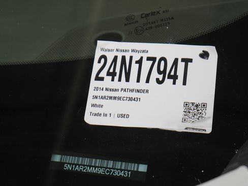 Used 2014 Nissan Pathfinder SL w/ SL Premium Package AWD/4WD image 30
