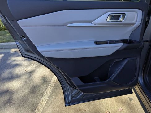 New 2026 Ford Explorer Active w/ Active Comfort Package image 24