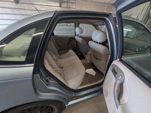 Used 2003 Saturn L-Series L200 FWD image 27