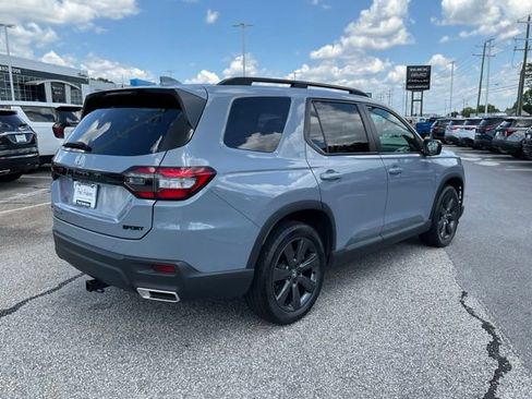 Used 2025 Honda Pilot Sport image 25