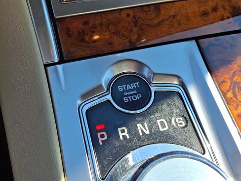 Used 2015 Jaguar XF Portfolio image 26