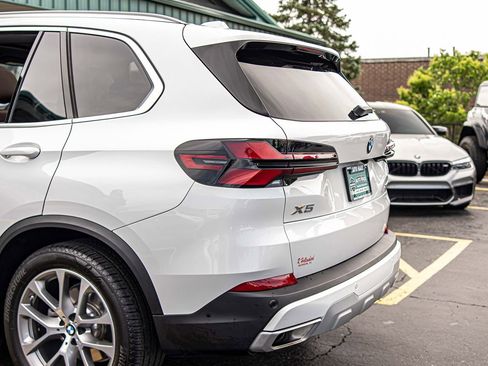 Used 2024 BMW X5 xDrive40i w/ Parking Assistance Package AWD/4WD image 14