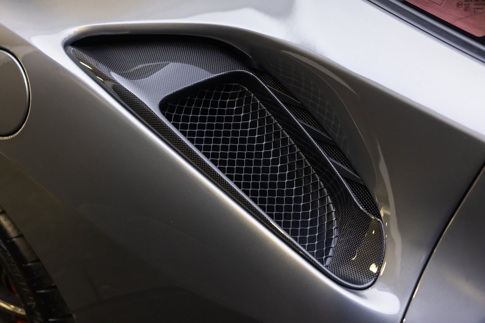 Used 2019 Ferrari 488 Pista Coupe RWD image 18