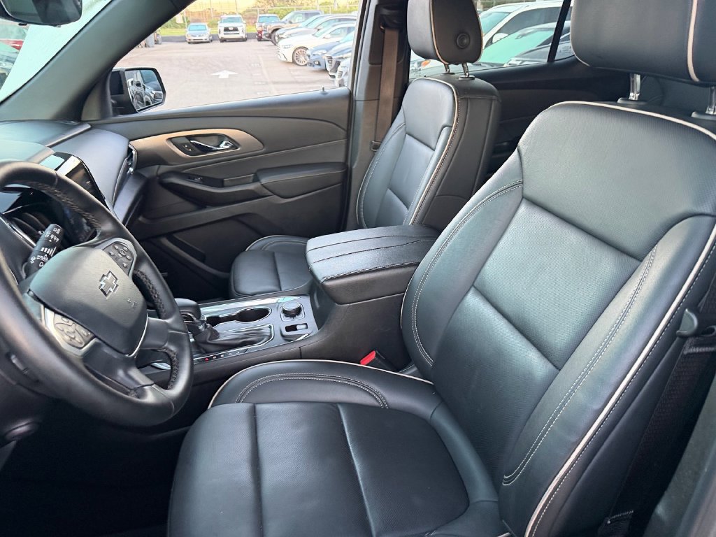 Used 2023 Chevrolet Traverse Premier w/ Redline Edition FWD image 10