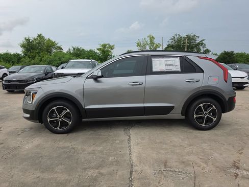 New 2026 Kia Niro EX FWD image 5