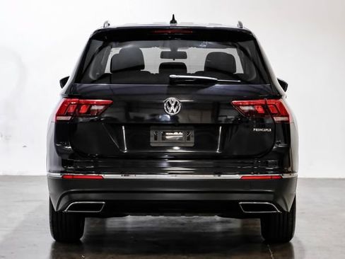 Used 2021 Volkswagen Tiguan SEL FWD image 11
