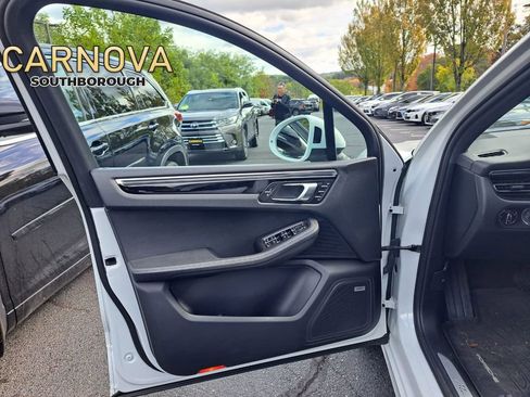 Used 2021 Porsche Macan S image 8