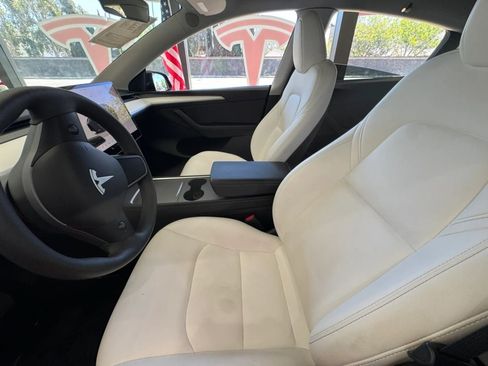 Used 2024 Tesla Model Y Long Range RWD image 12