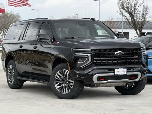 New 2026 Chevrolet Suburban Z71 w/ Z71 Off-Road Package image 2