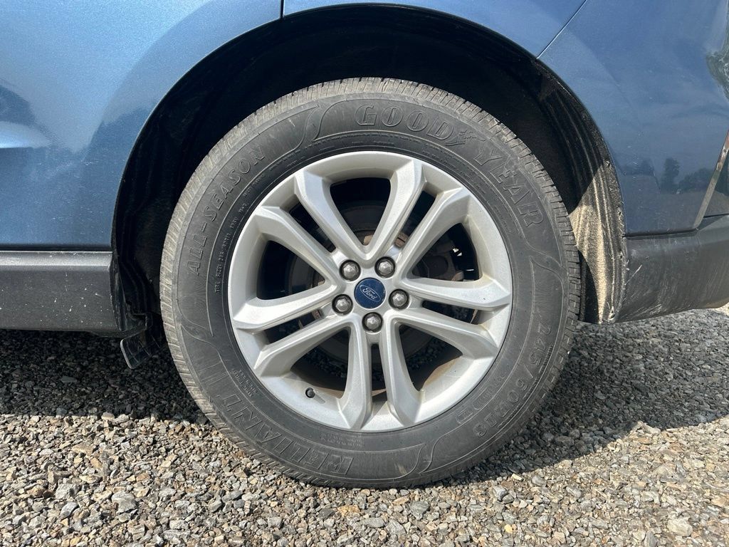Used 2019 Ford Edge SEL w/ Equipment Group 201A FWD image 6